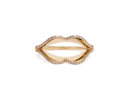 Fashionable CZ Studded Lip Kiss Ring with Gold Plated